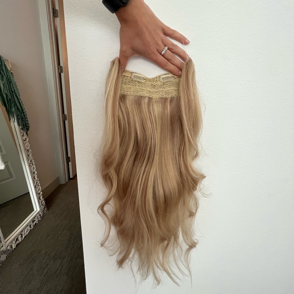 Lucy Halo Hair Extension